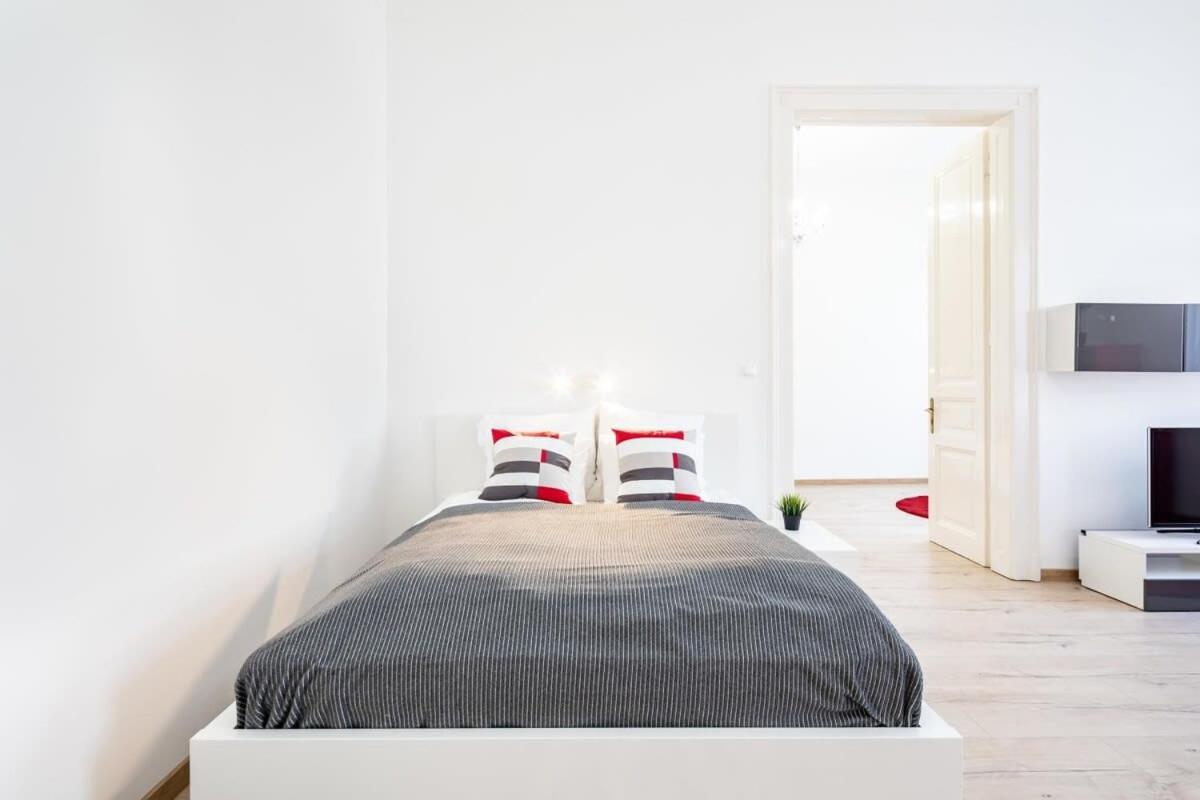 Bright & Large Apartment At Top Location Budapesta Exterior foto